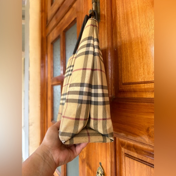 Vintage Burberry tote bag. Size medium. Condition 8/10 - Picture 15 of 16